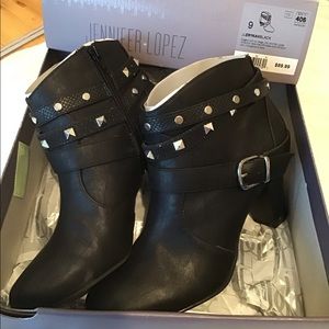 Jennifer Lopez Booties size 9